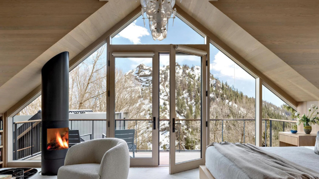 Fresh, modern, and light finishes that reflect The New Rustic in mountain home interiors